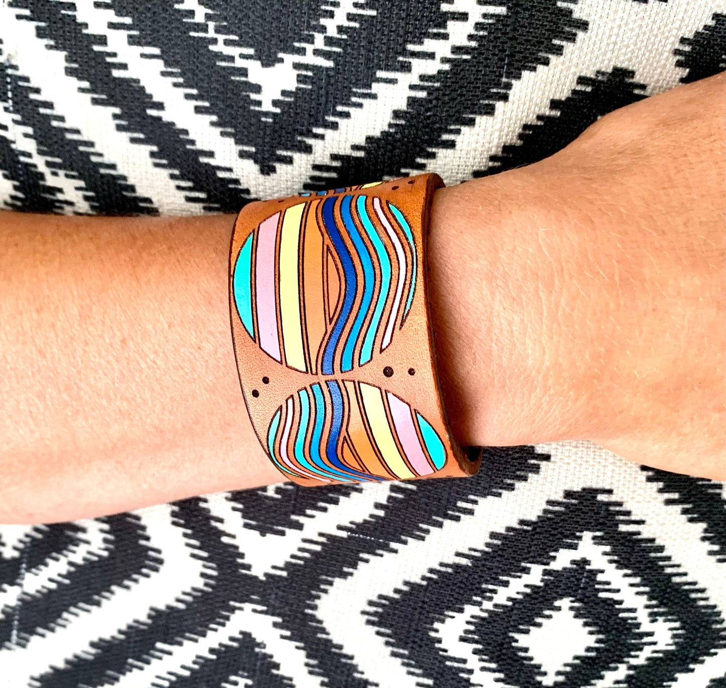 Retro 70s 80s Beach Bohemian Style Leather Cuff