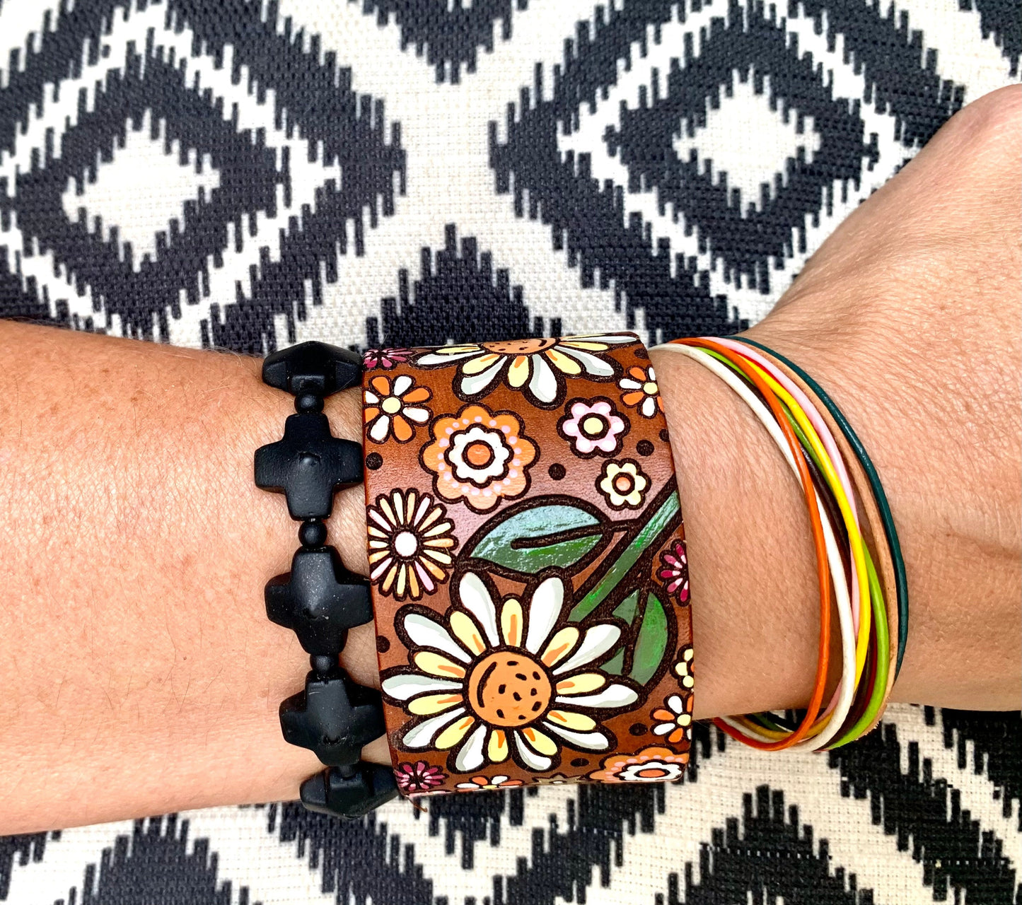 Mod 70's Flower Leather Cuff