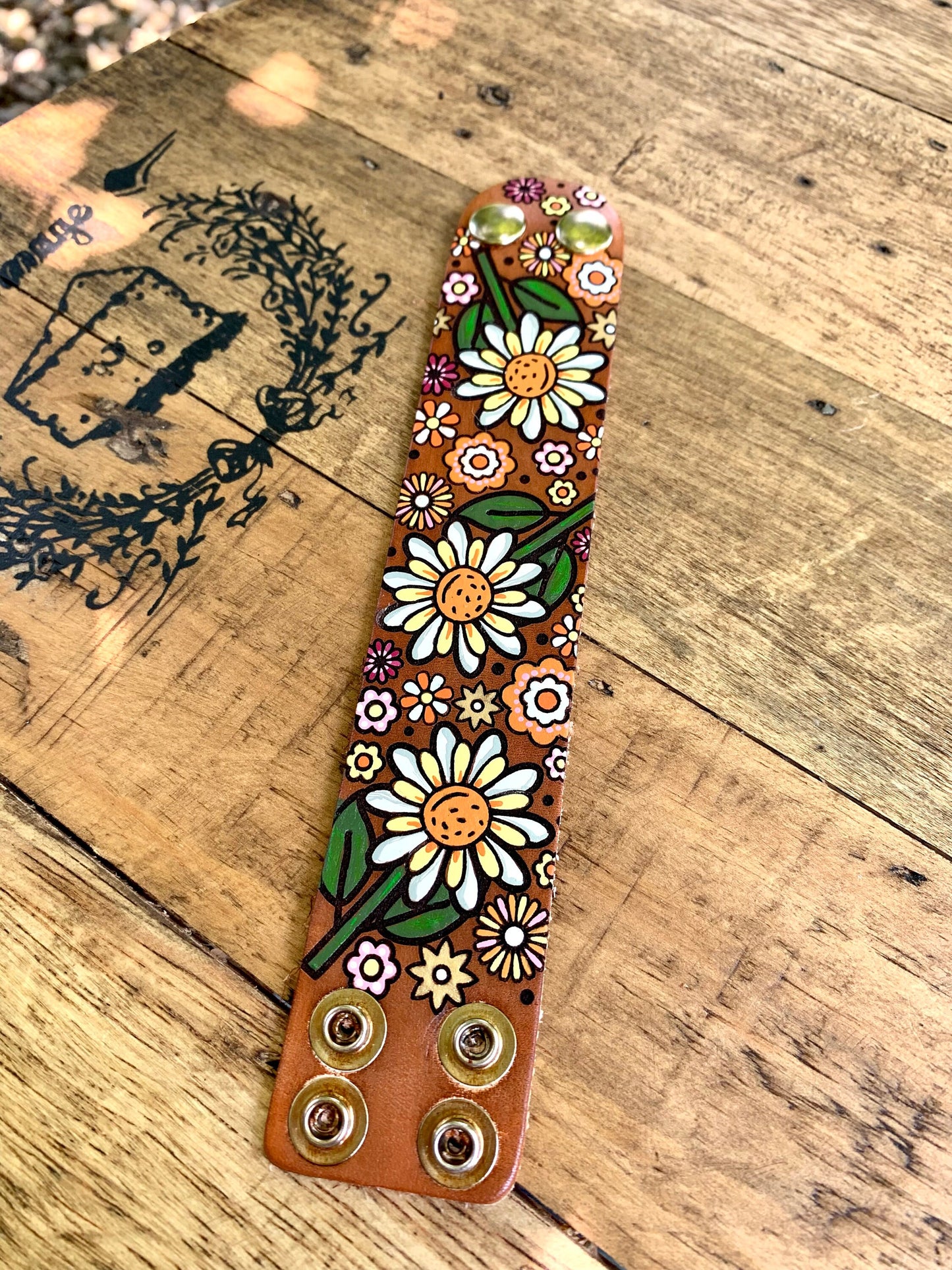 Mod 70's Flower Leather Cuff
