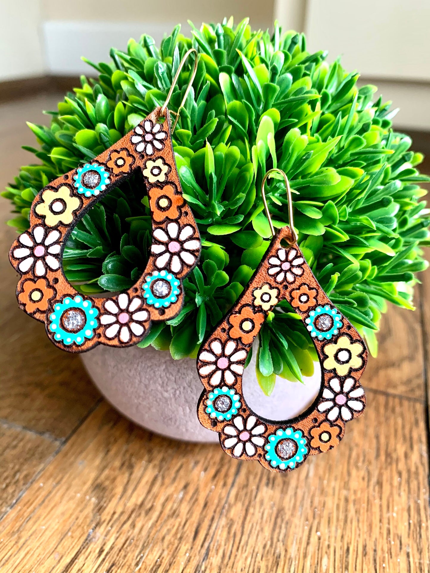 Retro 70s Flower Leather Earrings