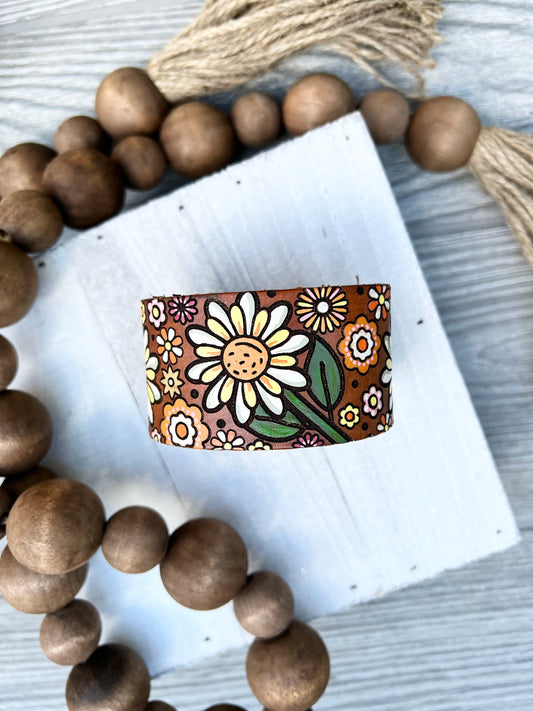 Mod 70's Flower Leather Cuff